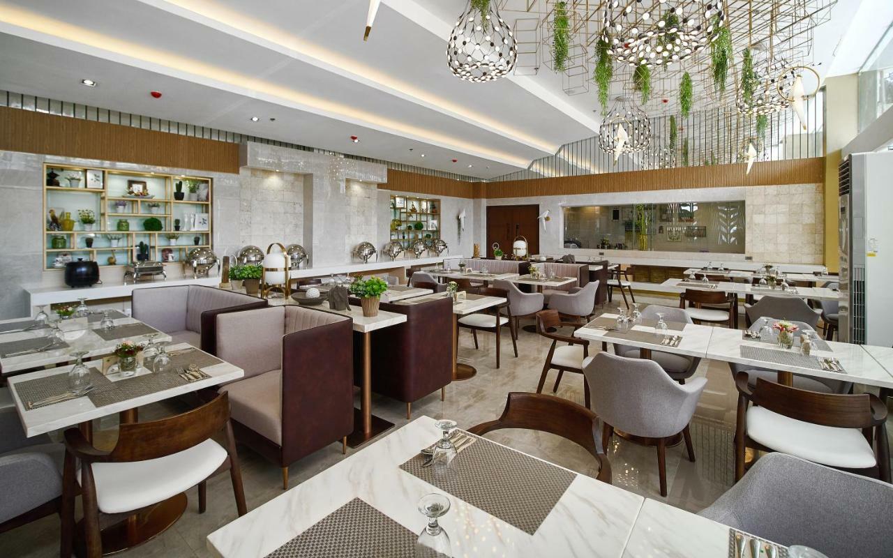 J7 Plaza Hotel Iloilo City Ngoại thất bức ảnh