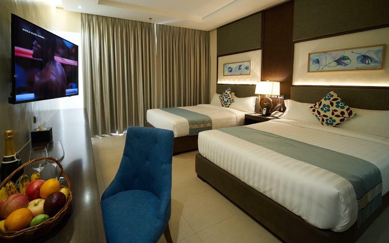 J7 Plaza Hotel Iloilo City Ngoại thất bức ảnh